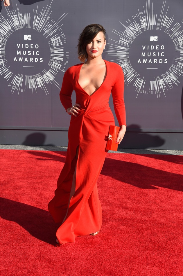 Gambar Foto Demi Lovato di Red Carpet MTV Video Music Awards 2014