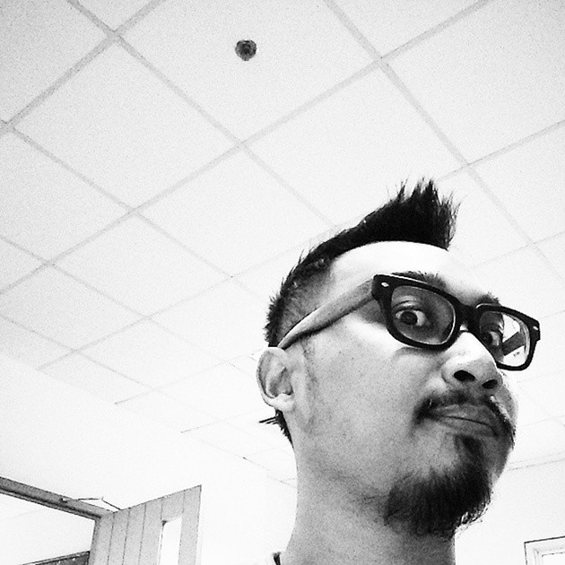foto adhitia sofyan sudah menulis lagu sejak 1999 foto 2 dari 10 foto adhitia sofyan sudah menulis lagu sejak 1999 foto 2 dari 10