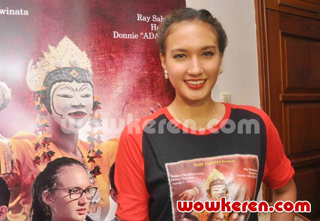 Gambar Foto Nadine Chandrawinata di Jumpa Pers Film 'Erau Kota Raja'