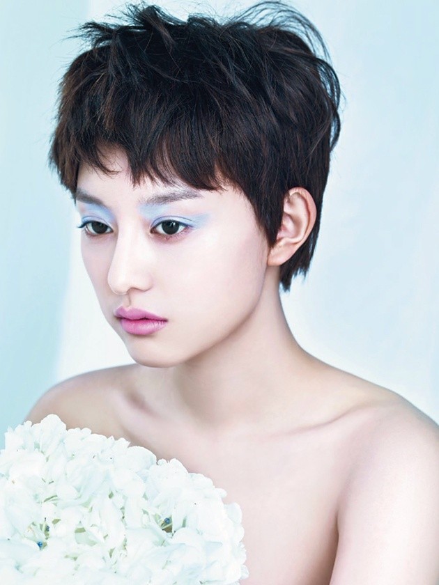 Gambar Foto Kim Ji Won di Majalah Singles Edisi Februari 2014