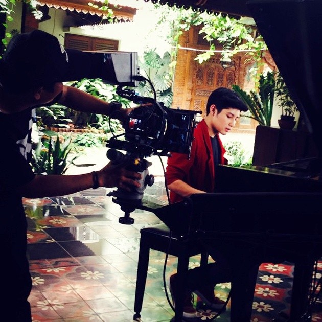 Foto Proses Pembuatan Video Musik 'Kamu' - Foto 2 dari 11