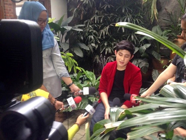 Gambar Foto Teuku Rassya Usai Pembuatan Video Musik 'Kamu'