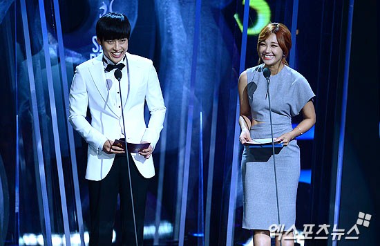 Gambar Foto Kang Ha Neul dan Eun Ji A Pink di Seoul International Drama Awards 2014