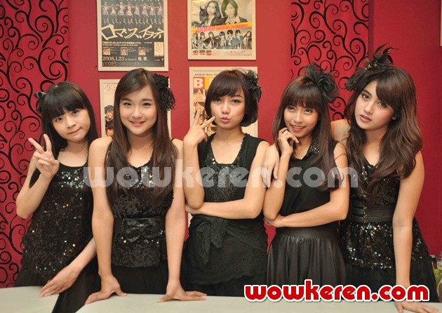 Gambar Foto JKT 48 Rayakan Ulang Tahun Kedua Teater