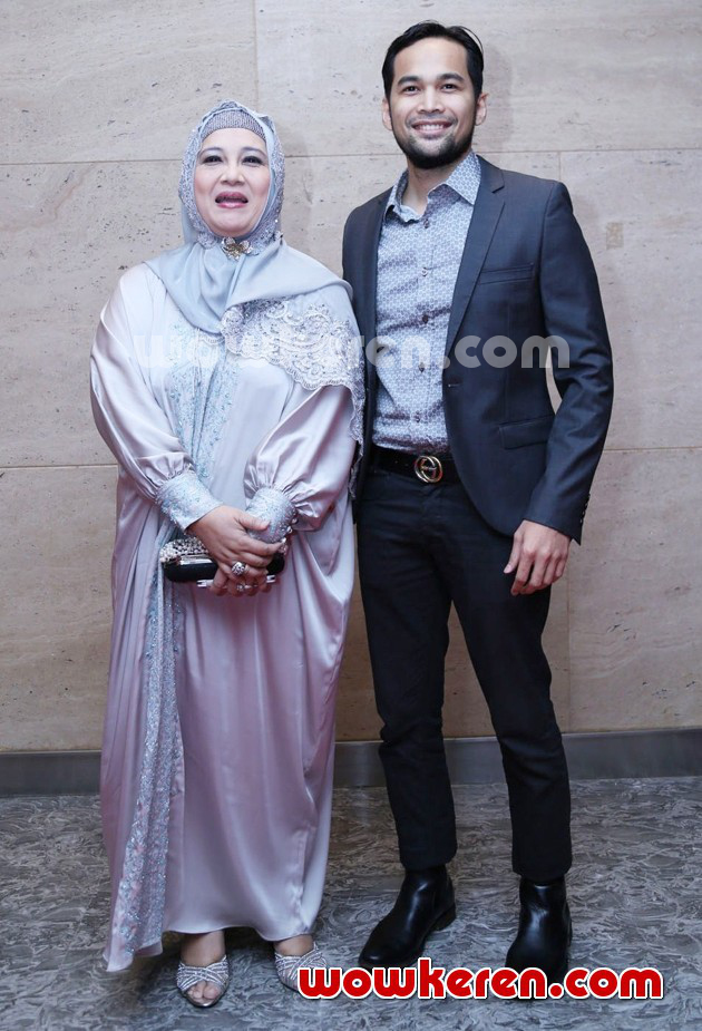 Gambar Foto Teuku Wisnu Bersama Fanny Bauty Hadir di Resepsi Pernikahan Adi Nugroho dan Donita