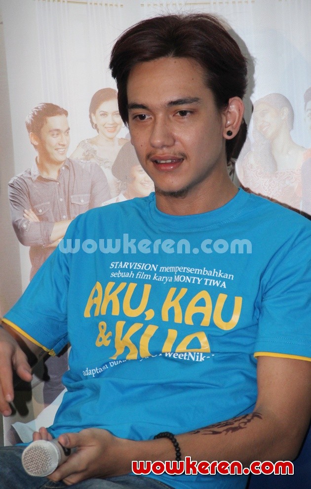 Gambar Foto Adipati Dolken di Press Confenrence Film 'Aku, Kau dan KUA'