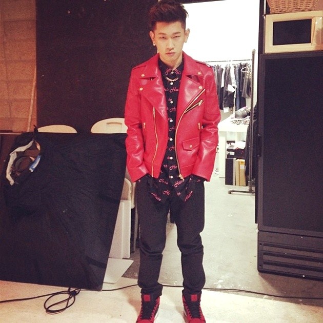 Gambar Foto Crush Terkenal Sejak Rilis Single 'Sometimes'
