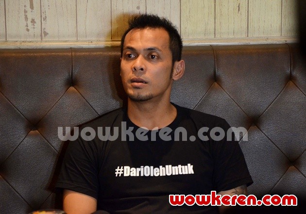 Gambar Foto Reynold Effendy Adakan Jumpa Pers Klarifikasi