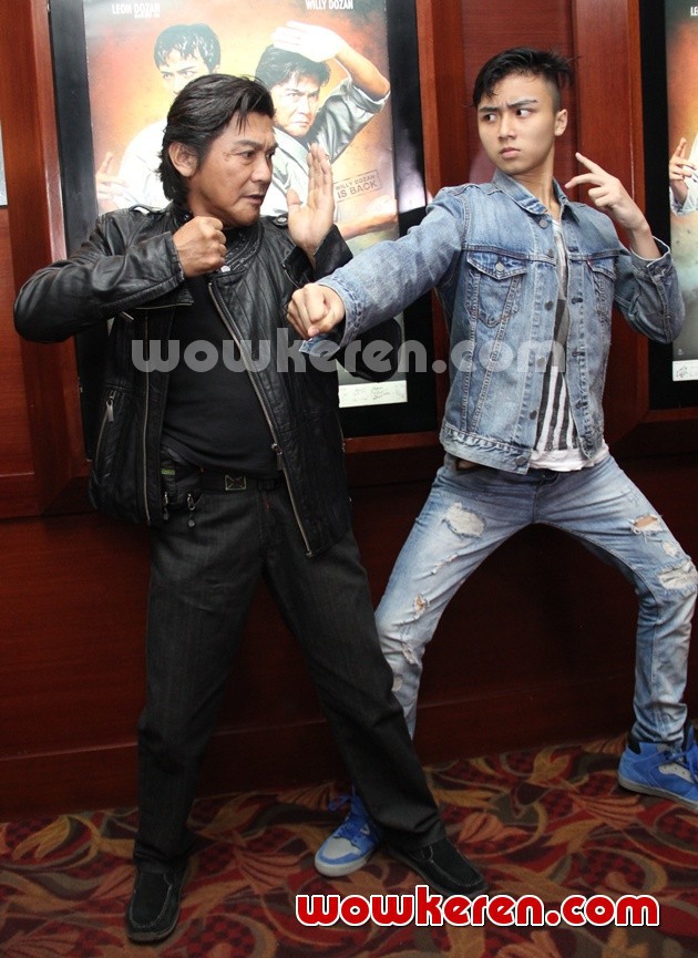 Gambar Foto Willy Dozan dan Leon Dozan di Premier Film 'Duel: The Last Choice'