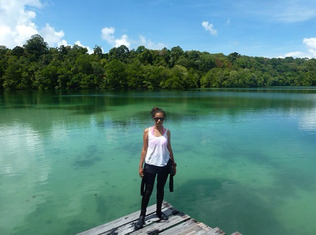 Gambar Foto Fiona Callaghan Saat Berada di Pulau Kakaban