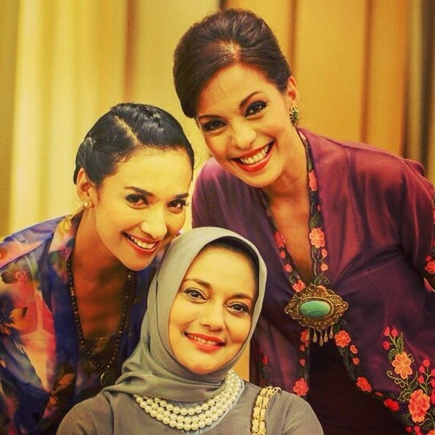 Foto Shahnaz Haque Bersama Kedua Saudarinya Marissa Haque dan Soraya Haque