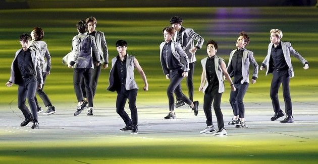 Gambar Foto Penampilan EXO di Pembukaan Asian Games Incheon 2014