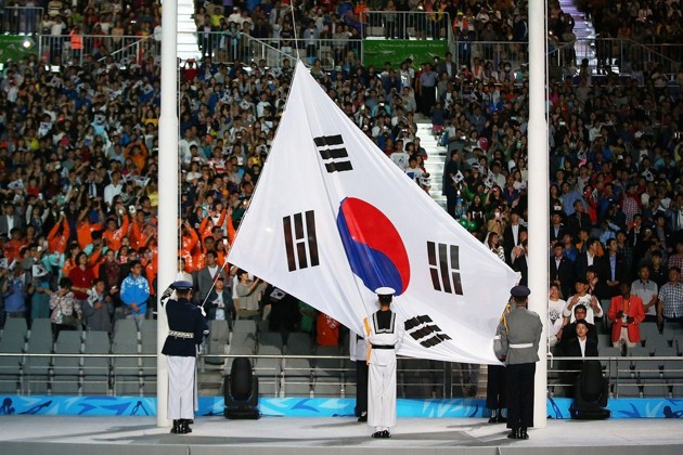 Gambar Foto Prosesi Pengibaran Bendera Korea Selatan