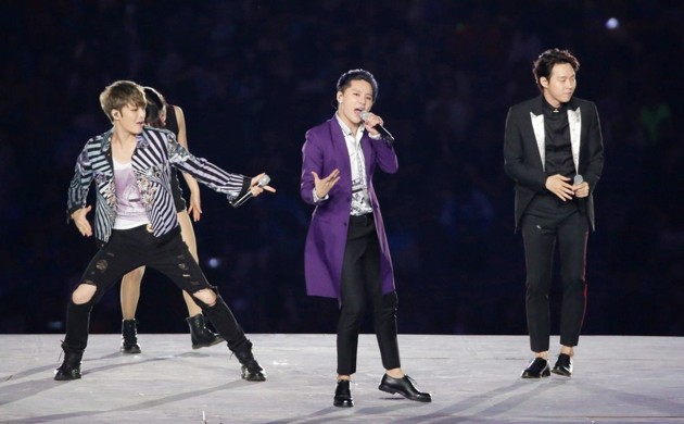 Gambar Foto JYJ Tampil Nyanyikan Lagu Tema Asian Games Incheon 2014