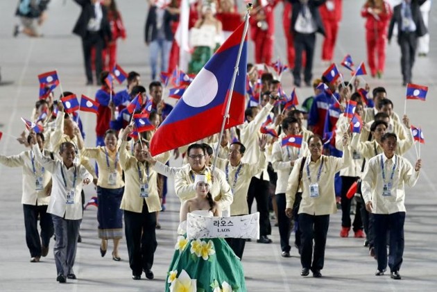 Gambar Foto Kontingen Laos di Opening Ceremony Asian Games Incheon 2014