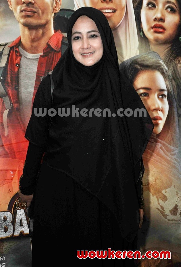 Gambar Foto Pipik Dian Irawati di Gala Premier 'Haji Backpacker'
