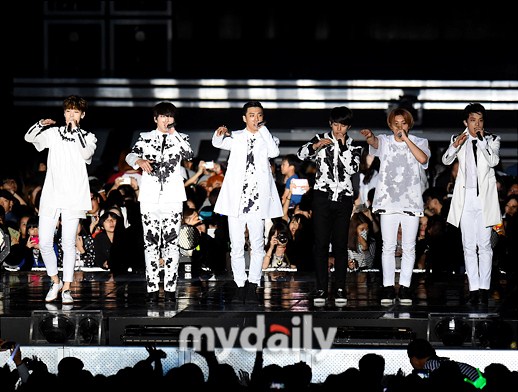 Gambar Foto Penampilan B.A.P di Hallyu Dream Festival 2014