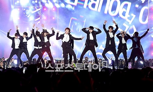 Gambar Foto Penampilan Topp Dogg di Hallyu Dream Festival 2014