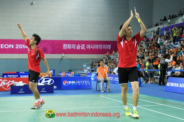 Gambar Foto Mohammad Ahsan/Hendra Setiawan Berhasil Kalahkan Lee Yong Dae/Yoo Yeon Seong