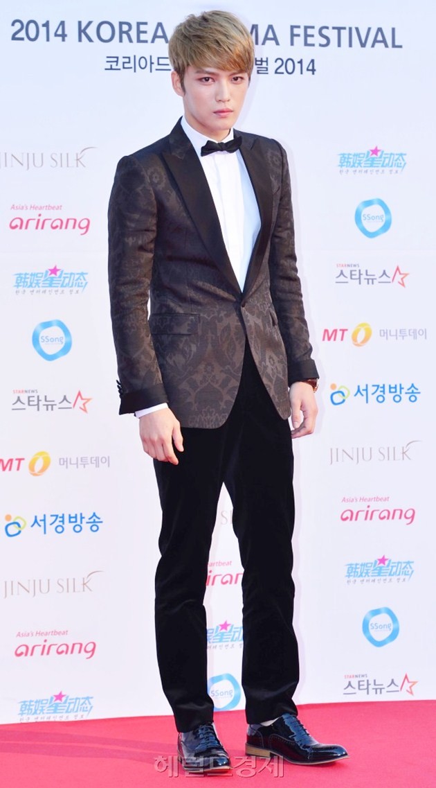 Gambar Foto Hero Jaejoong di Red Carpet Korea Drama Awards 2014