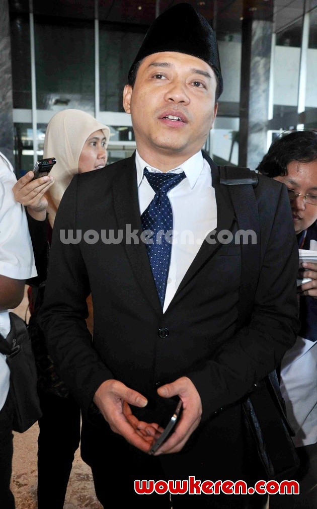 Gambar Foto Anang Hermansyah di Hari Pelantikan Anggota DPR Periode 2014-2019