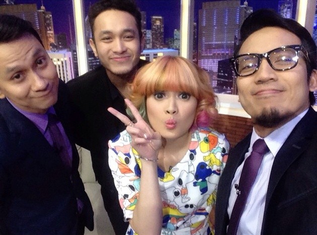 Gambar Foto Chika Jessica dan Gilang Saat Jadi Bintang Tamu 'Tonight Show'