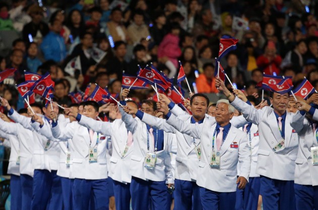 Gambar Foto Kontingen Korea Utara di Penutupan Asian Games Incheon 2014