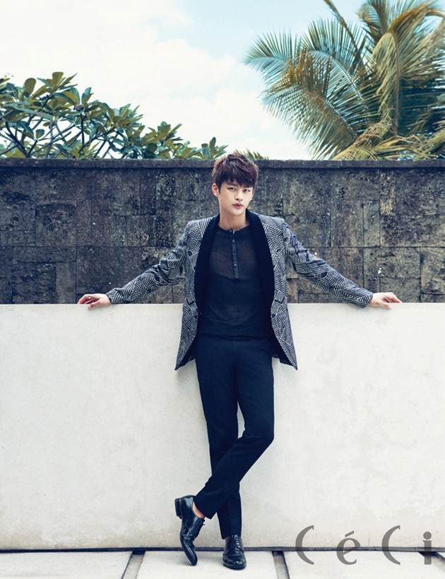 Gambar Foto Seo In Guk di Majalah CeCi Edisi Oktober 2014