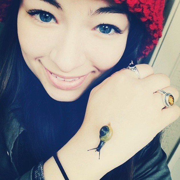 Foto Jodelle Ferland dengan Dandanan ala Misa Amane 'Death 