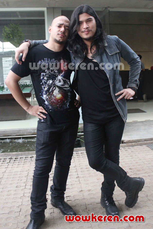 Gambar Foto Husein Alatas dan Virzha Saat Ditemui di Studio AD, Jakarta