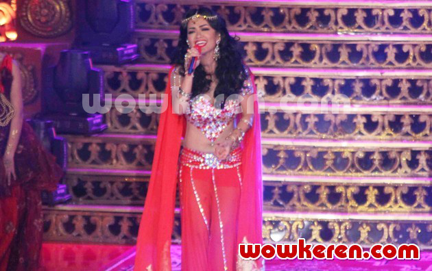 Gambar Foto Julia Perez di Mahabharata Show