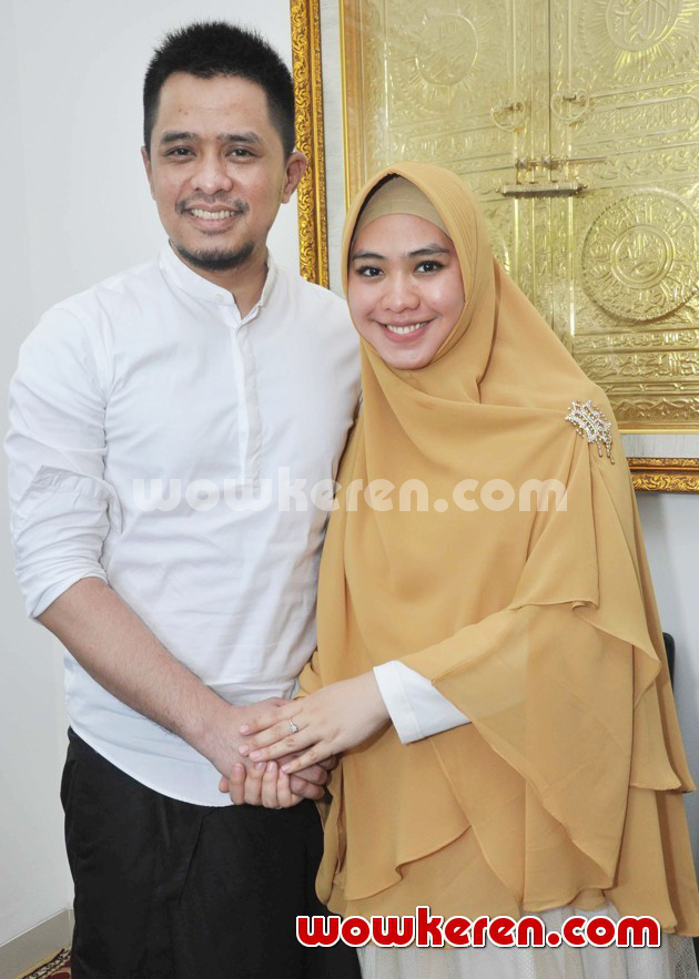 Gambar Foto Ory Vitrio dan Oki Setiana Dewi Adakan Syukuran Tujuh Bulan Kehamilan