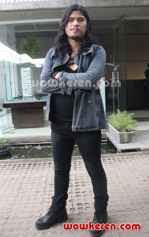 Gambar Foto Virzha Saat Ditemui di Studio AD, Jakarta