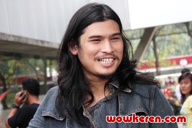 Gambar Foto Virzha Saat Ditemui di Studio AD, Jakarta