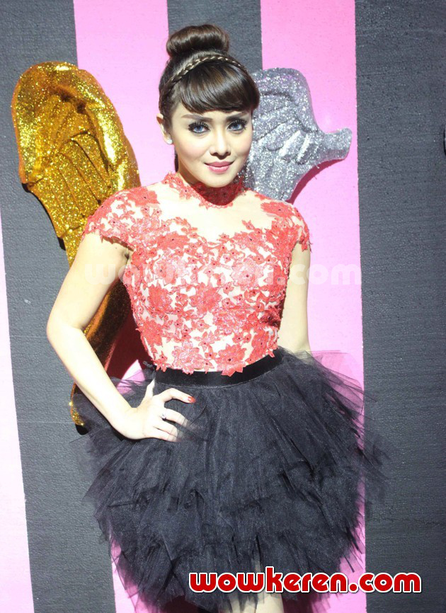 Gambar Foto Terry Putri Hadir di Acara Baby Shower Ashanty