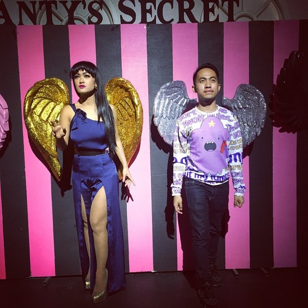Gambar Foto Pose Julia Perez di Acara Baby Shower Ashanty
