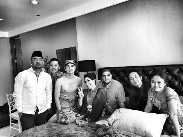 Foto Nagita Slavina Dipingit Ditemani oleh Chintami 