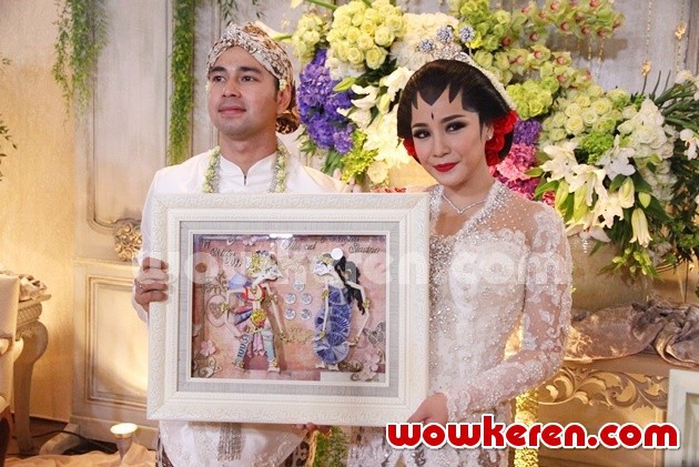 Gambar Foto Raffi Ahmad dan Nagita Slavina Resmi Menjadi Suami Istri