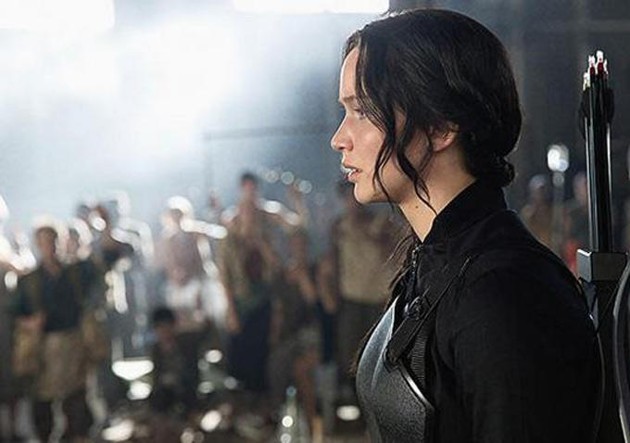 Gambar Foto Akting Jennifer Lawrence di Film 'The Hunger Games: Mockingjay, Part 1'