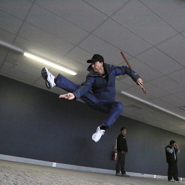 Gambar Foto Donnie Yen Berlatih untuk Film 'Crouching Tiger, Hidden Dragon: The Green Legend'