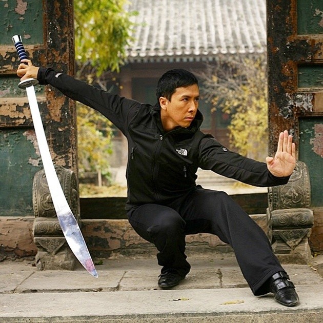 Gambar Foto Donnie Yen Memulai Karir Sebagai Stuntman