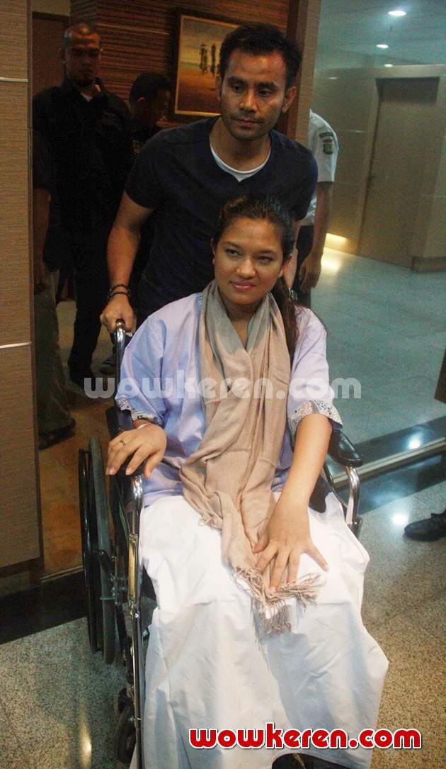 Gambar Foto Judika dan Duma Riris Ditemui di Rumah Sakit Kawasan Kuningan