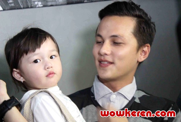 Gambar Foto Andhika Pratama Saat Ditemui di Studio AD, Jakarta