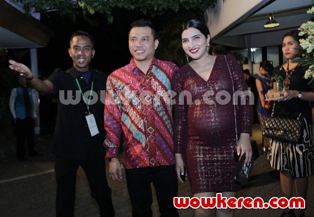 Gambar Foto Anang Hermansyah dan Ashanty Turut Hadir di Pernikahan Tantri Kotak dan Arda Naff