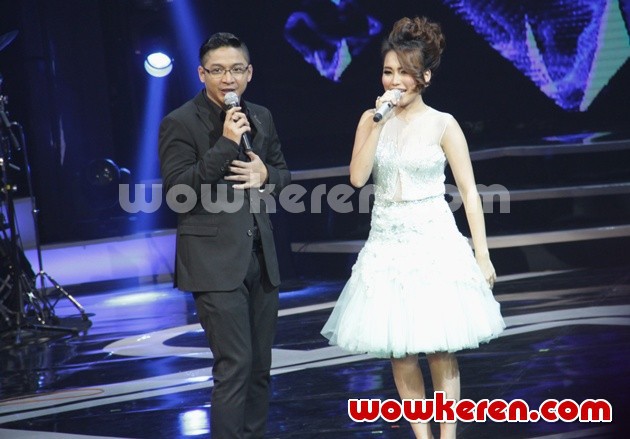 Gambar Foto Pasha Ungu Duet dengan Ayu Ting Ting di Peluncuran Bank MNC