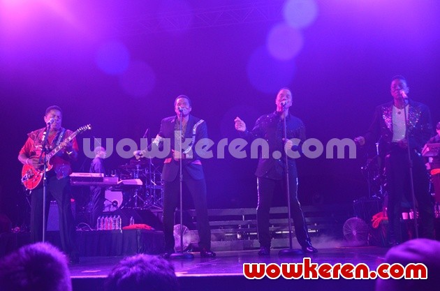 Gambar Foto The Jacksons Saat Tampil di Java Sounds Fair 2014