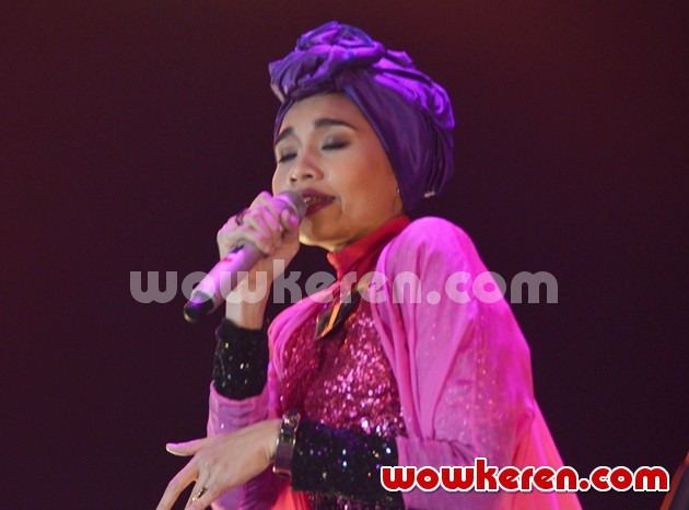 Gambar Foto Yuna Penyanyi Asal Malaysia Meriahkan Java Sounds Fair 2014