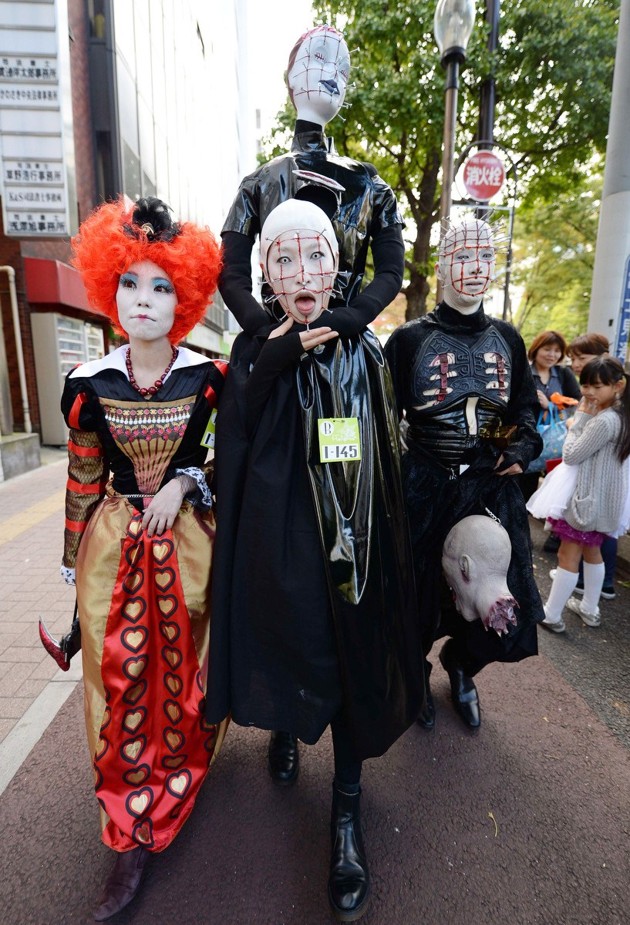 Gambar Foto Para Peserta Tampilkan Kostum Unik di Parade Halloween Kawasaki
