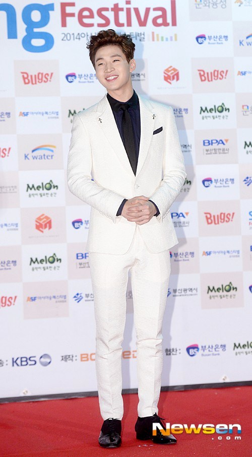 Gambar Foto Henry Super Junior-M di Red Carpet Asia Song Festival 2014