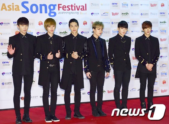 Gambar Foto Teen Top di Red Carpet Asia Song Festival 2014